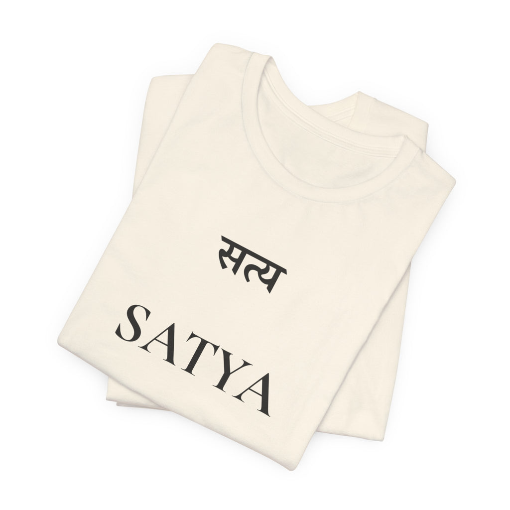 Satya T-Shirt – Minimalistisches Sanskrit Design