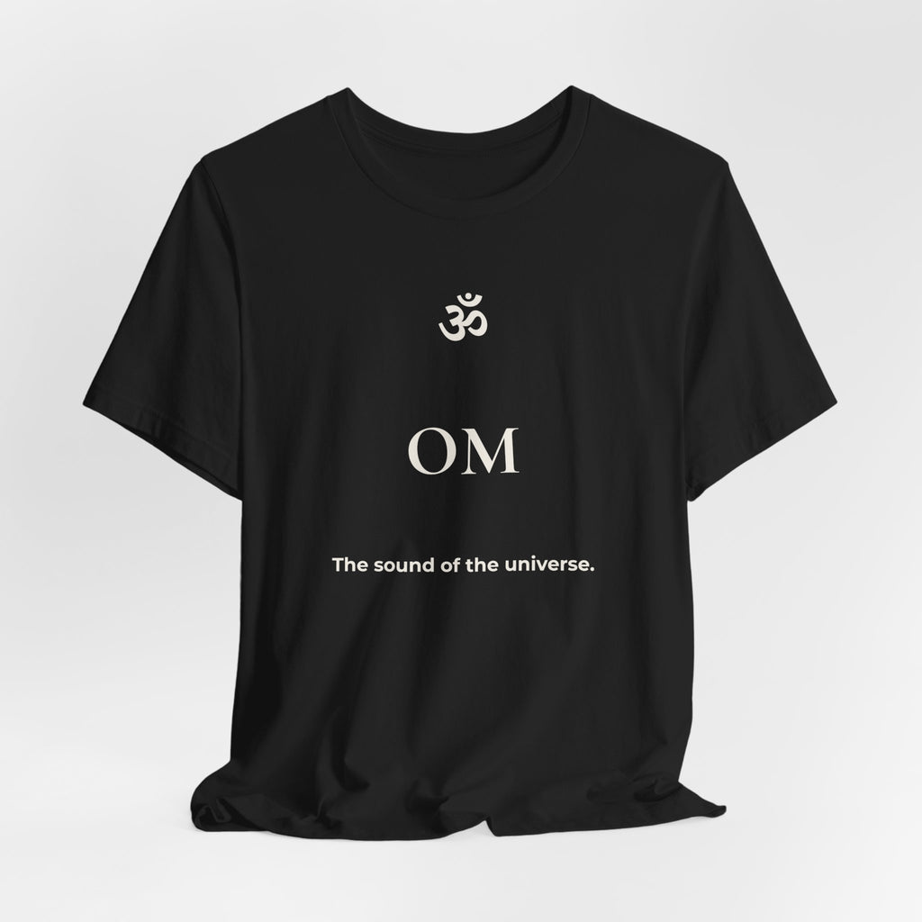 Om T-Shirt – Minimalistisches Sanskrit Design