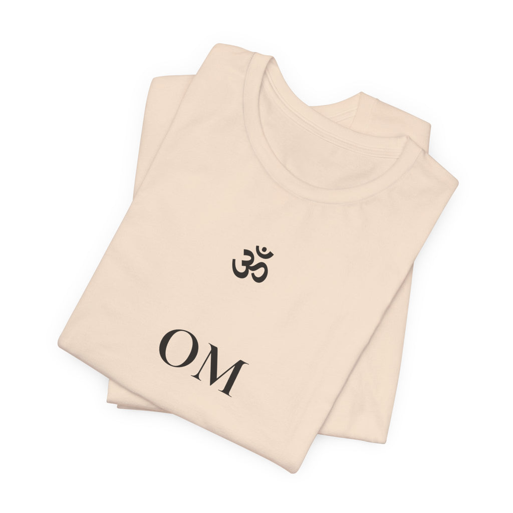 Om T-Shirt – Minimalistisches Sanskrit Design
