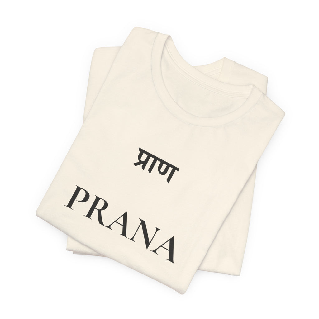 Prana T-Shirt – Minimalistisches Sanskrit Design