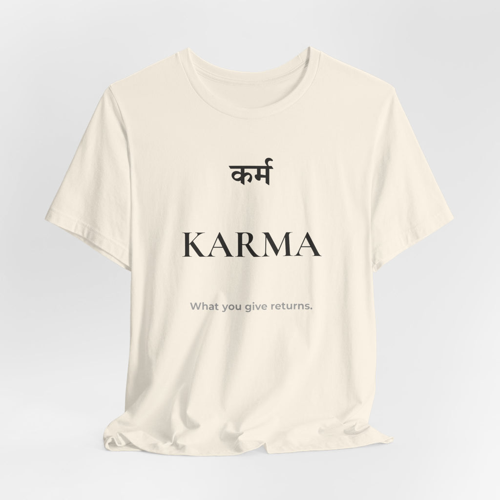Karma T-Shirt – Minimalistisches Sanskrit Design