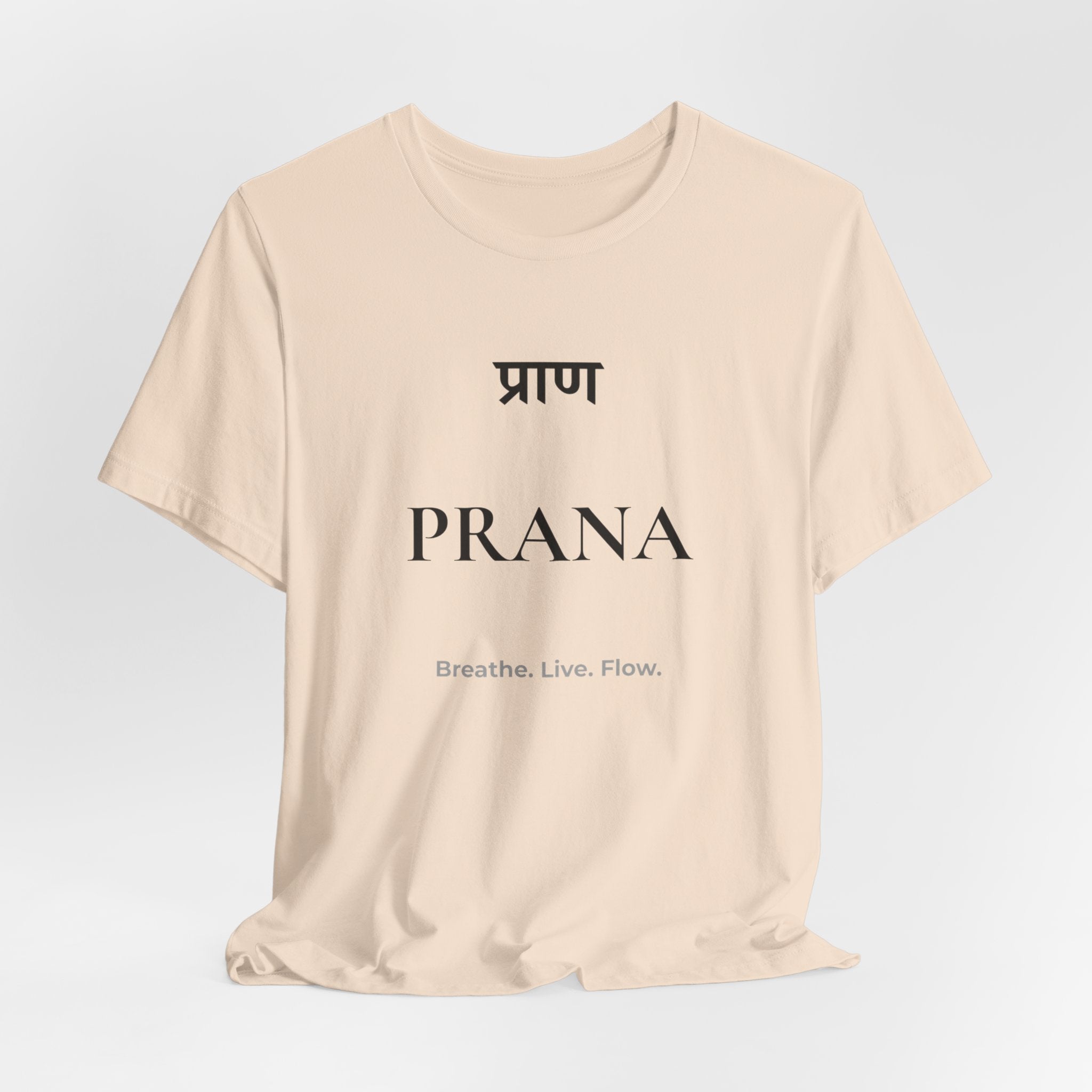 Prana T-Shirt – Minimalistisches Sanskrit Design