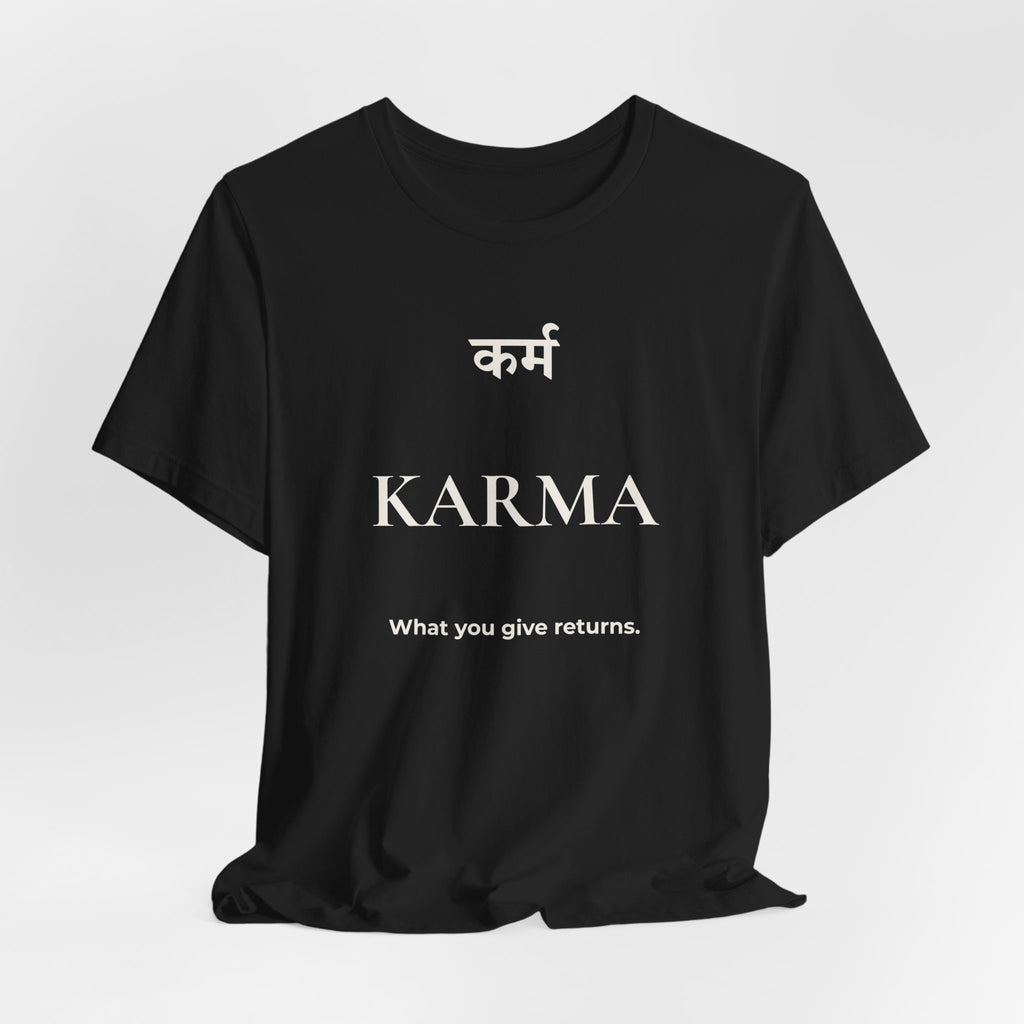 Karma T-Shirt – Minimalistisches Sanskrit Design