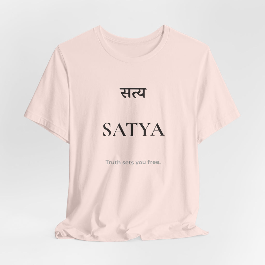 Satya T-Shirt – Minimalistisches Sanskrit Design