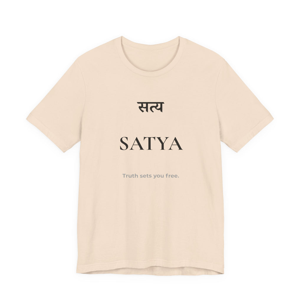 Satya T-Shirt – Minimalistisches Sanskrit Design