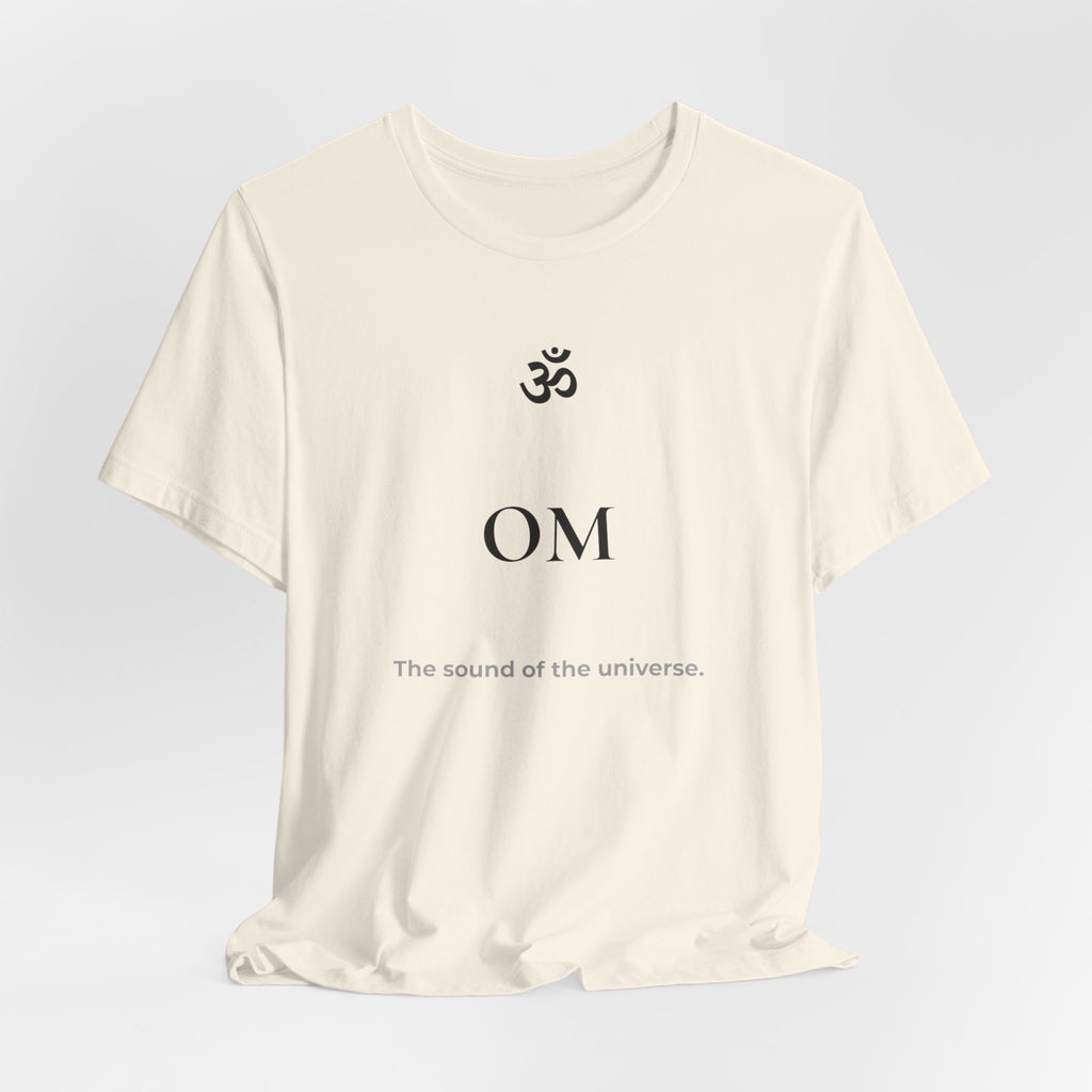 Om T-Shirt – Minimalistisches Sanskrit Design