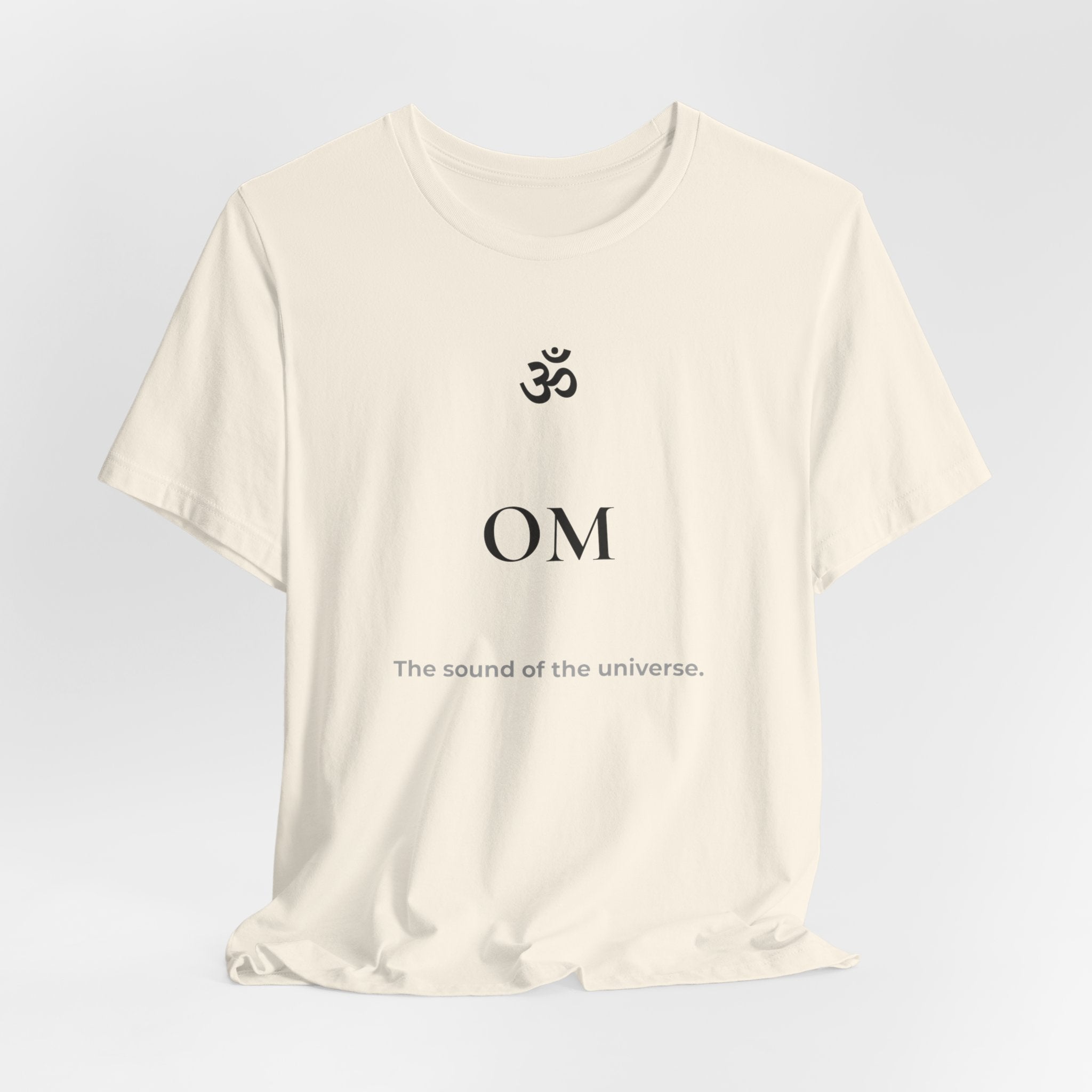 Om T-Shirt – Minimalistisches Sanskrit Design