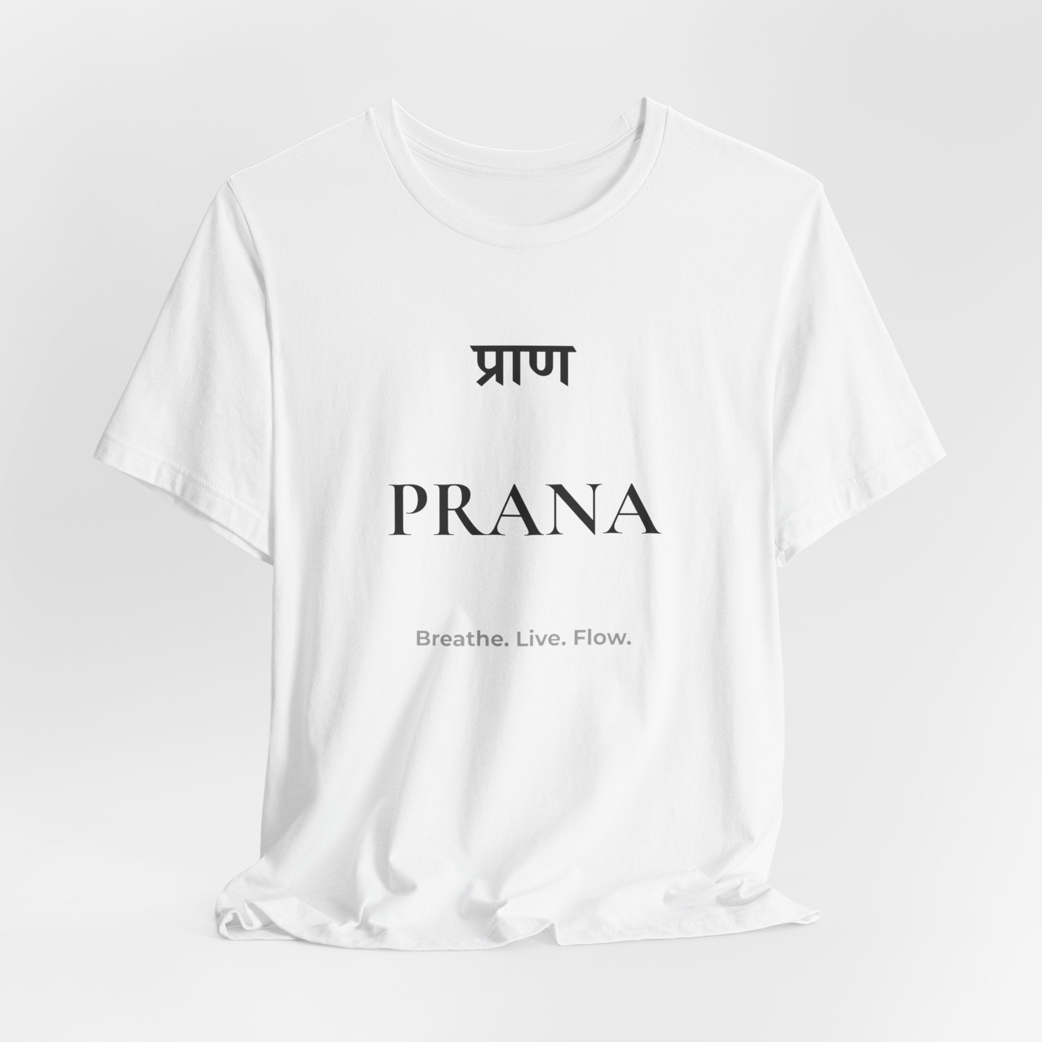 Prana T-Shirt – Minimalistisches Sanskrit Design