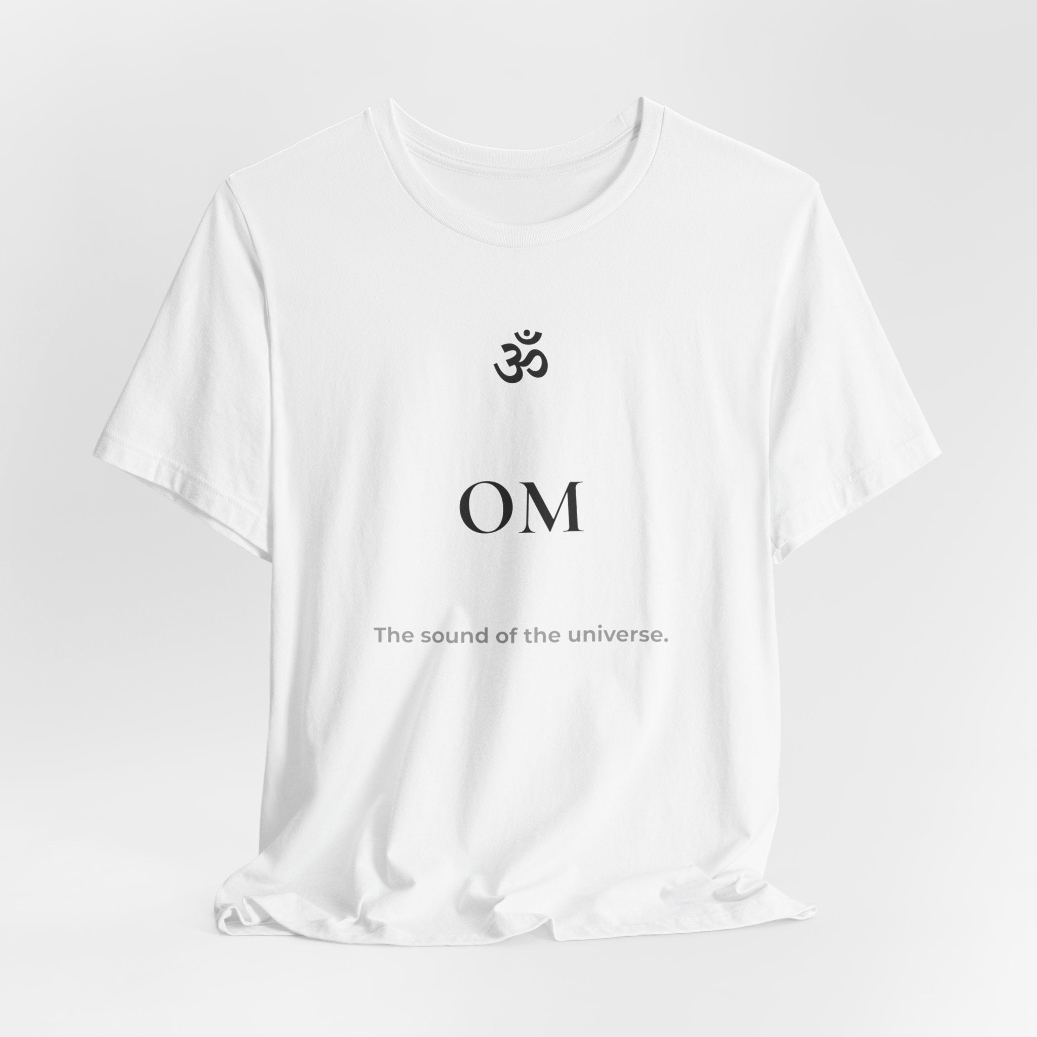 Om T-Shirt – Minimalistisches Sanskrit Design