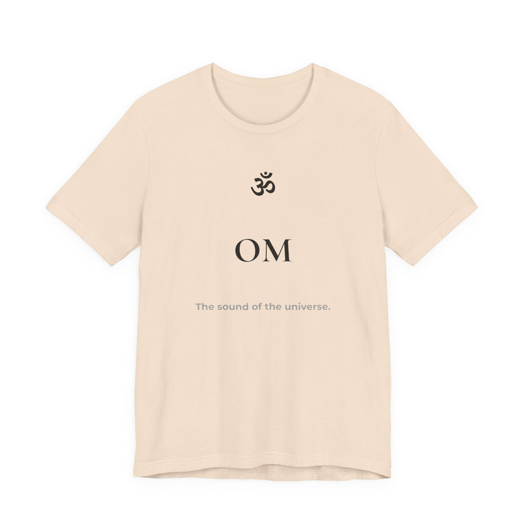 Om T-Shirt – Minimalistisches Sanskrit Design